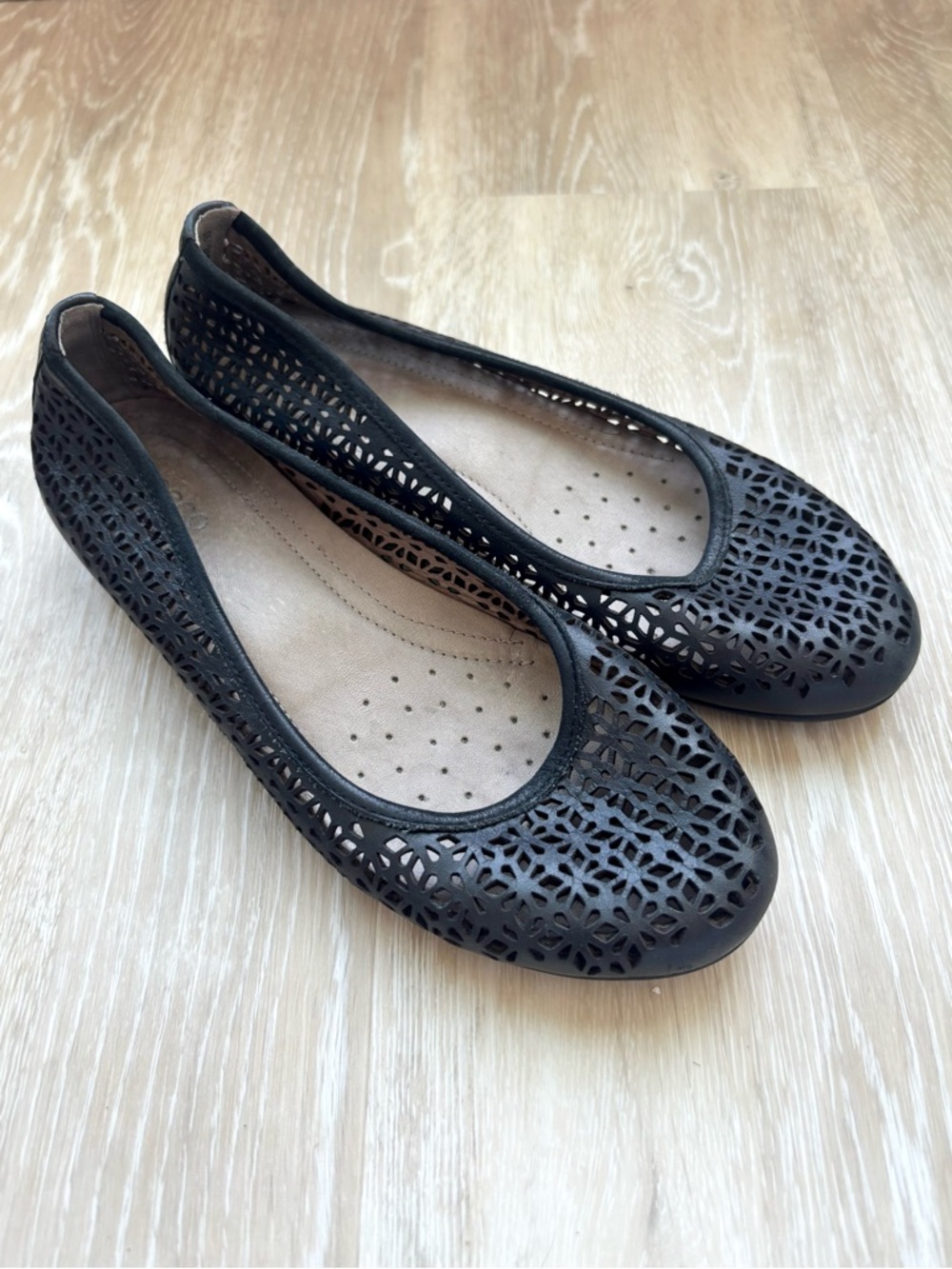 Y2K Ecco Black Leather Touch Laser-Cut Ballet Flats